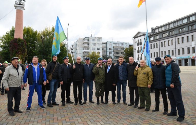 В Твери прошел митинг в поддержку референдума по вопросу вхождения четырех новых регионов в состав РФ