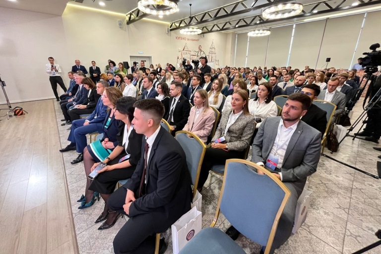 Представитель Тверской области принял участие в выездном заседании Молодежного парламента при Госдуме
