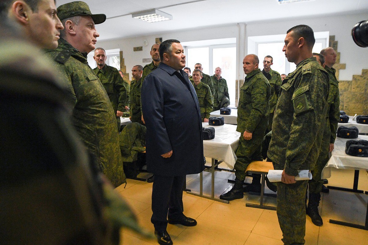 Губернатор Игорь Руденя встретился с мобилизованными гражданами на областном сборном пункте в Твери