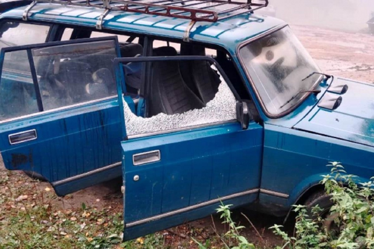 Житель Тверской области не сумел угнать автомобиль и украл магнитолу