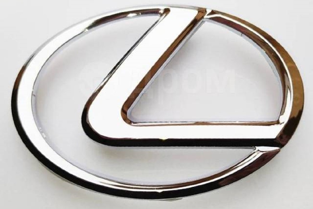 Житель Твери продал на запчасти арендованный Lexus