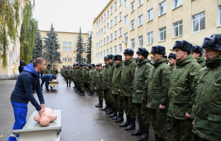 Губернатор Игорь Руденя встретился с мобилизованными гражданами на сборном пункте в Твери