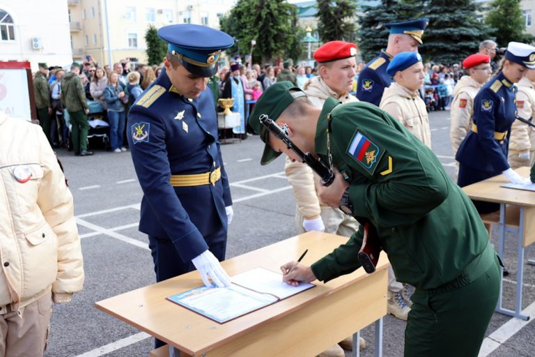 В Твери приняли присягу 259 первокурсников Академии Воздушно-космической обороны имени Жукова