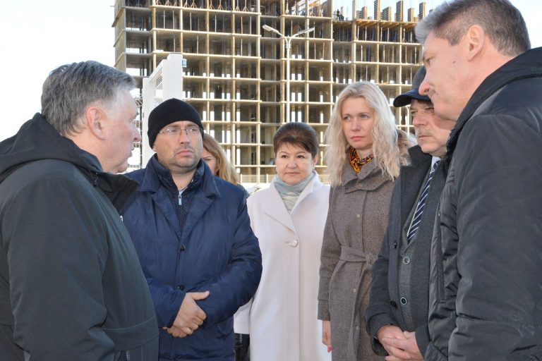 Глава города Твери ознакомился с ходом ремонтных и строительных работ на объектах соцсферы