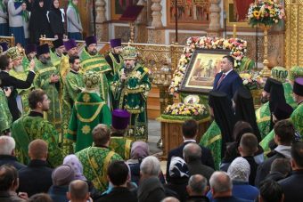 В Твери православные верующие встретили ковчег с мощами преподобного Сергия Радонежского В Твери православные верующие встретили ковчег с мощами преподобного Сергия Радонежского