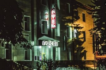Двое мужчин дрались так отчаянно, что разгромили кафе в Тверской области