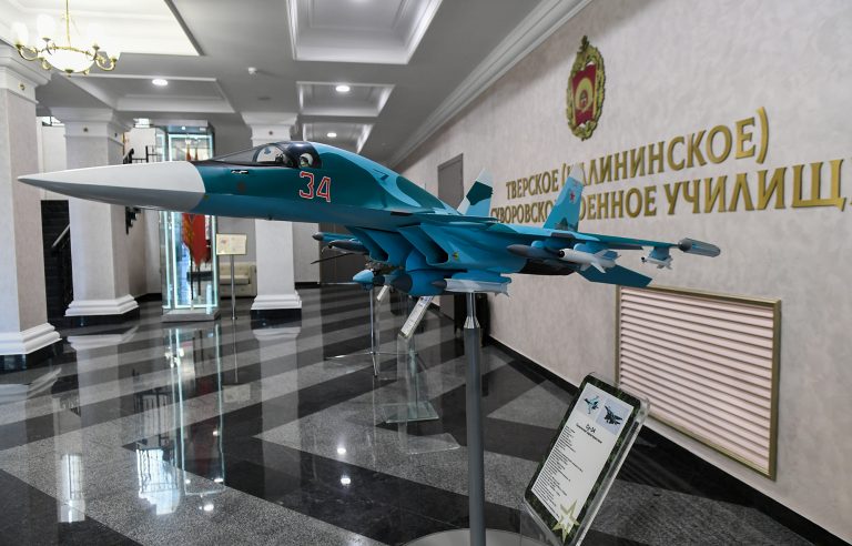 Полпред президента в ЦФО и Игорь Руденя посетили Тверское суворовское училище