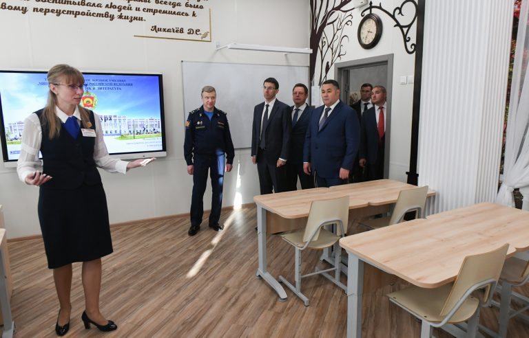 Полпред президента в ЦФО и Игорь Руденя посетили Тверское суворовское училище