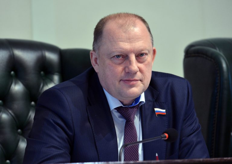 Законодатели отметили важность герба и флага для Тверской области