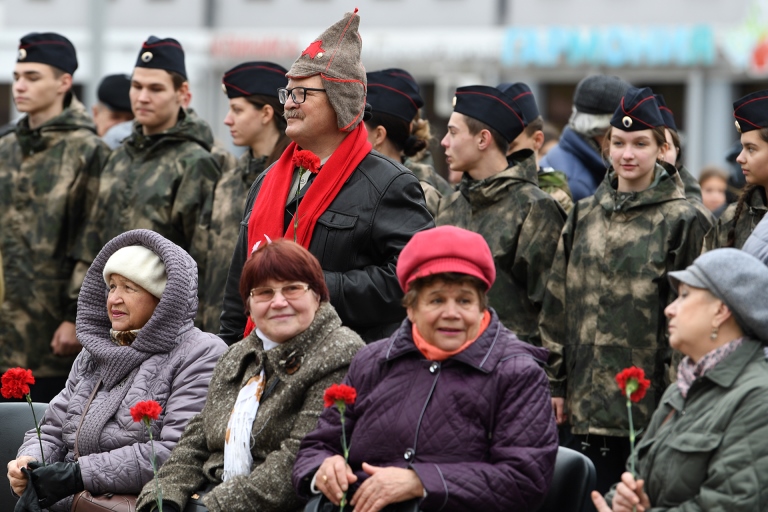 В Твери открыли монумент, посвященный комсомольцам и молодежи Верхневолжья