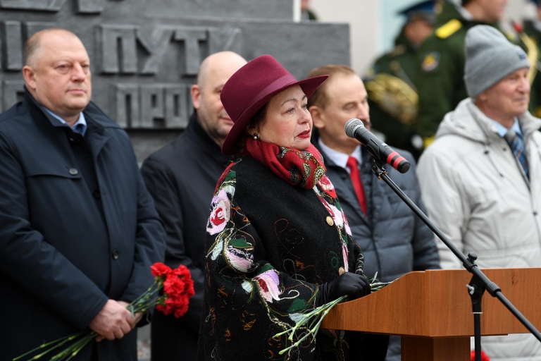 В Твери открыли монумент, посвященный комсомольцам и молодежи Верхневолжья