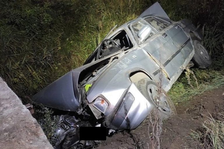 Двое пострадали в ночном ДТП в Тверской области