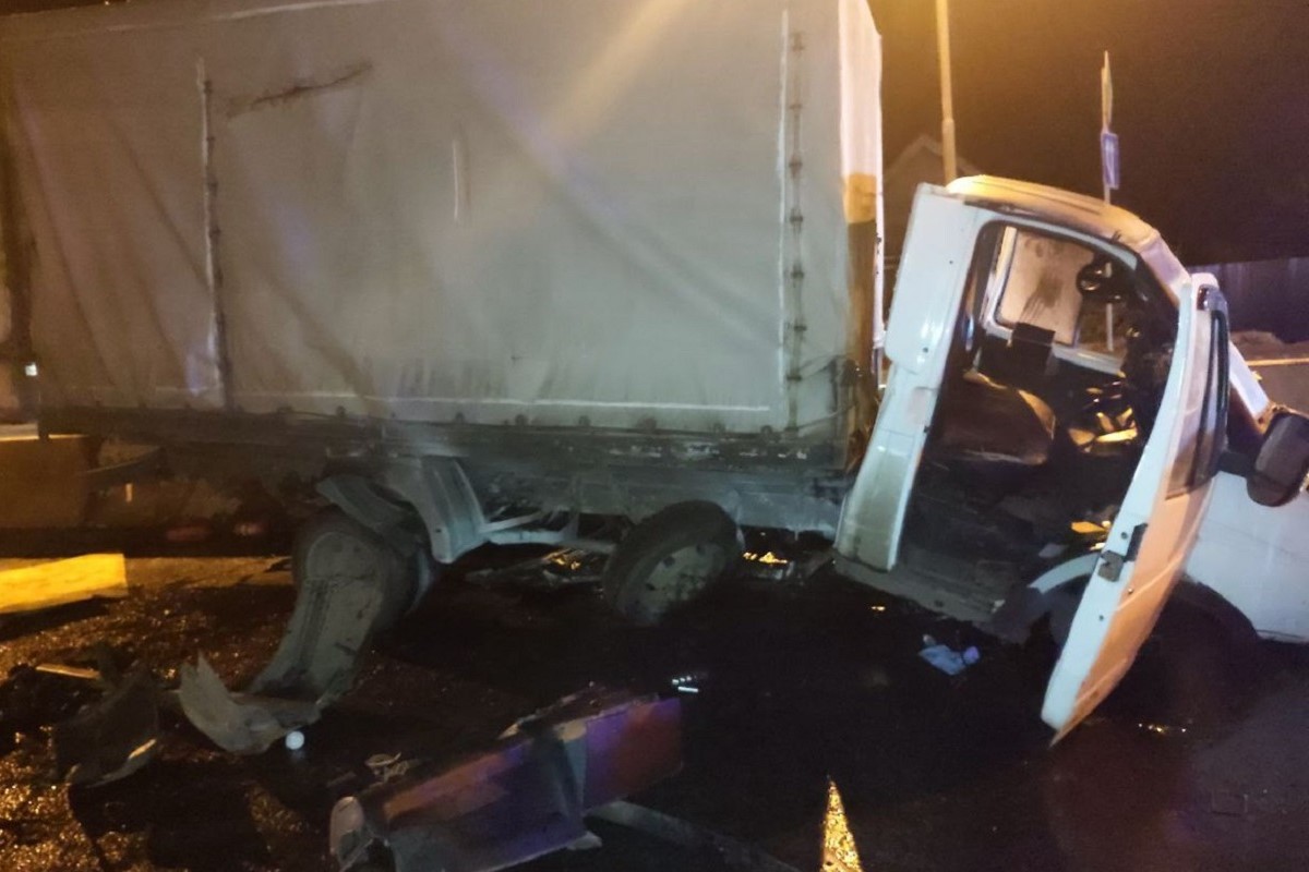 Водитель Газели сломал обе ноги в ДТП на М-10 в Тверской области