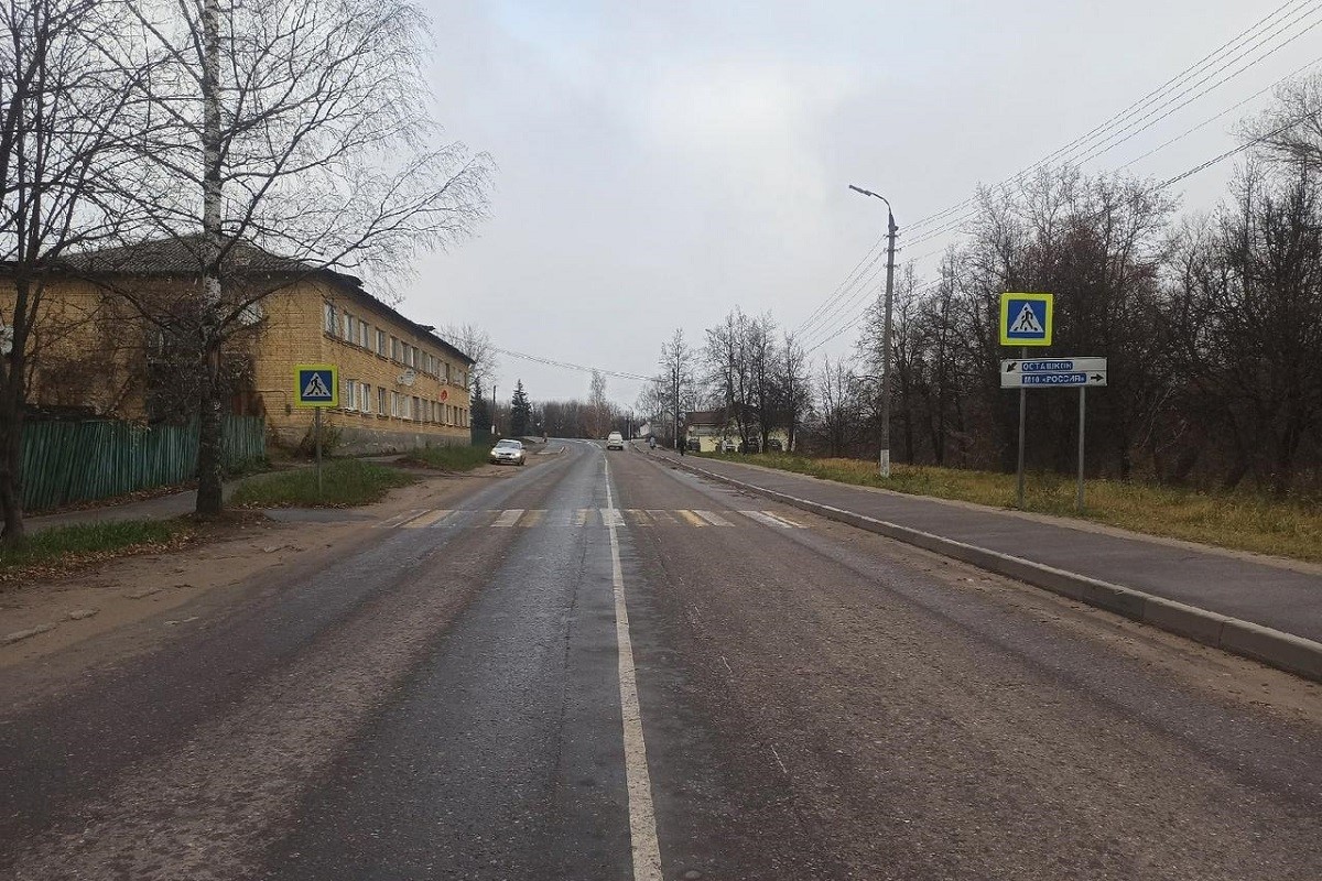 Кроссовер сбил пешехода в Тверской области