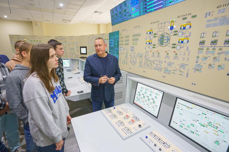 60 студентов Московского энергетического института познакомились с работой Калининской атомной станции