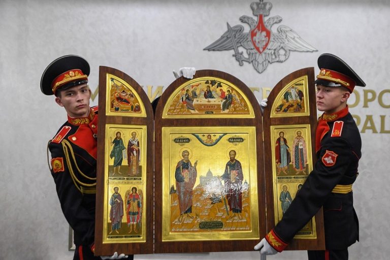 У Тверского суворовского училища заложили капсулу под строительство храма Георгия Победоносца