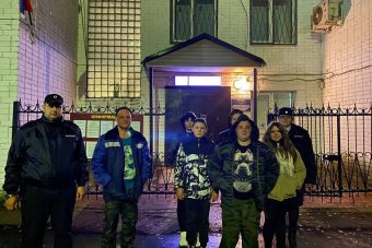 В Тверской области разыскивали ночью двух женщин с детьми, заблудившихся в лесу