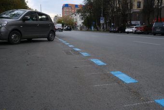 В России появятся новые дорожные знаки и синяя разметка