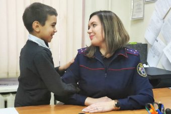 Жителям Тверской области показали, как выглядят мамы-следователи не на работе