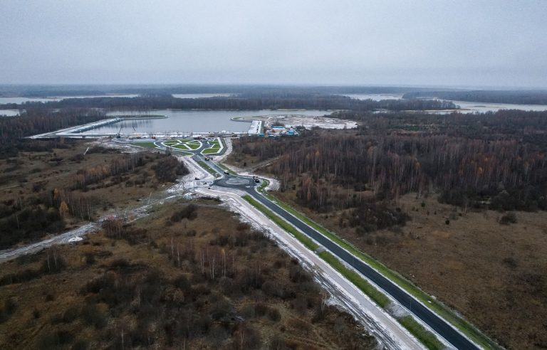 Президент России ознакомился с ходом строительства речного порта Завидово в Тверской области