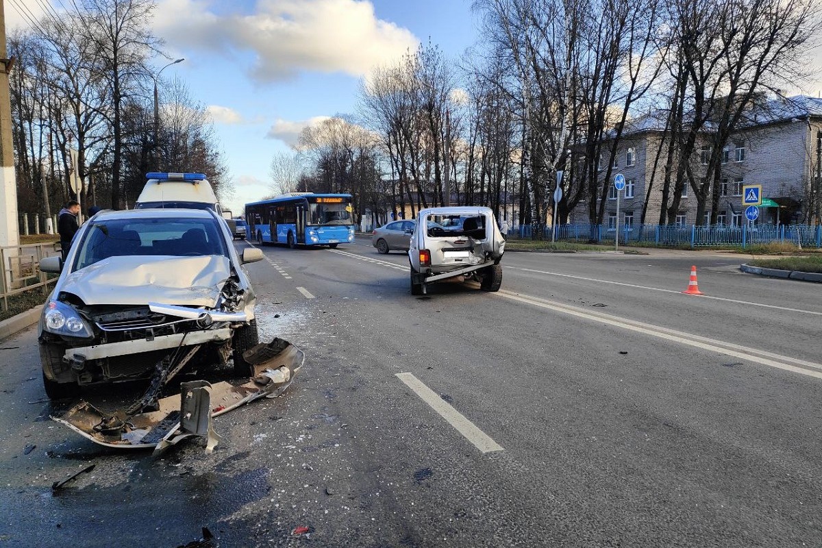 Женщина пострадала в ДТП на Петербургском шоссе в Твери