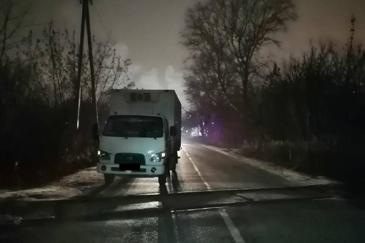 В Твери переехали мужчину, лежавшего на дороге