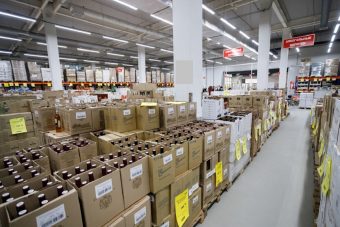 Минпромторг разрешил ввозить в Россию по параллельному импорту игрушки и алкоголь