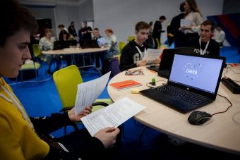 Юные тверские IT-специалисты успешно выступили на окружном хакатоне