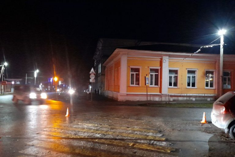В Тверской области на «зебре» иномарка сбила 51-летнюю женщину