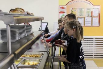 Увеличилось количество тверских школьников, получающих бесплатное питание