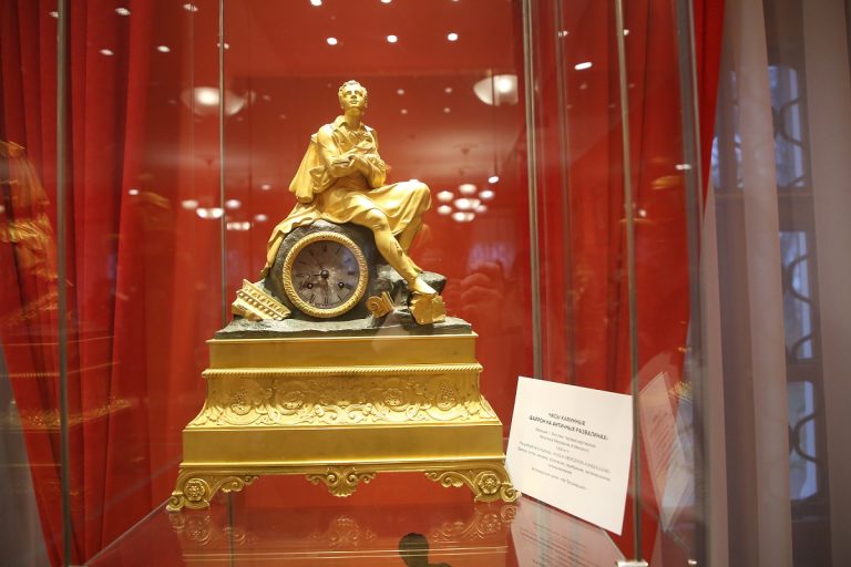 Уникальная выставка часов открылась в Твери
