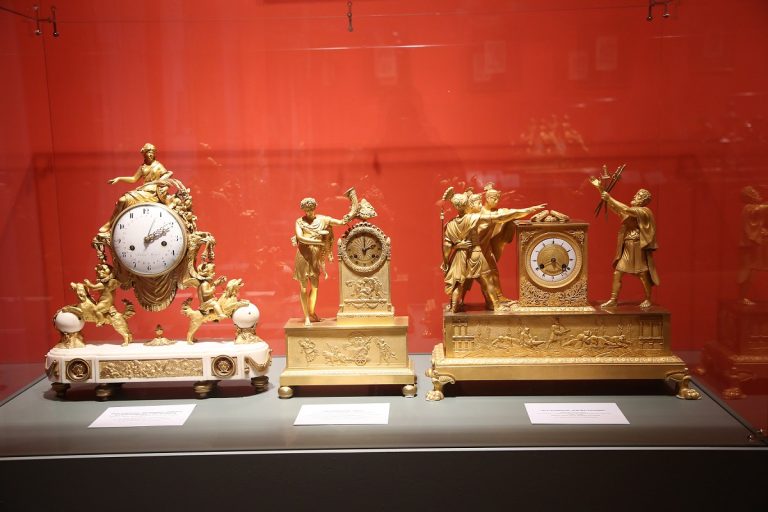 Уникальная выставка часов открылась в Твери