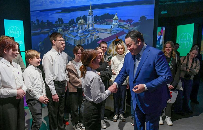 Губернатор Игорь Руденя обсудил с тверской молодежью "Билет в будущее"