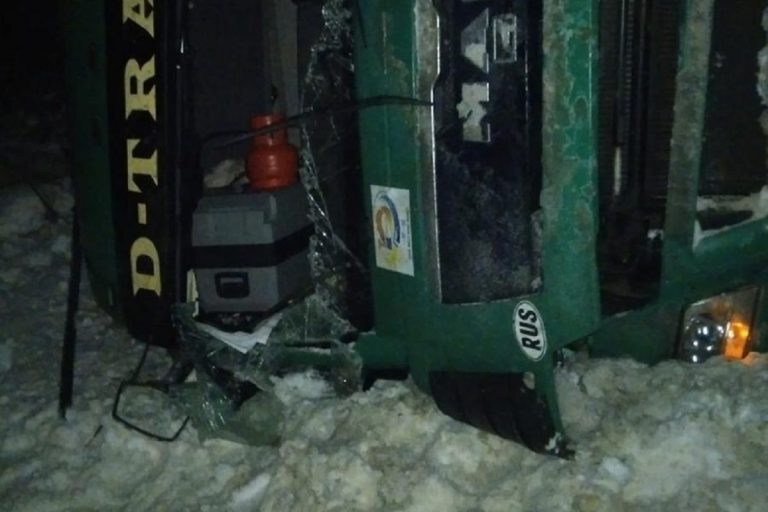 Две фуры столкнулись на М-9 в Тверской области