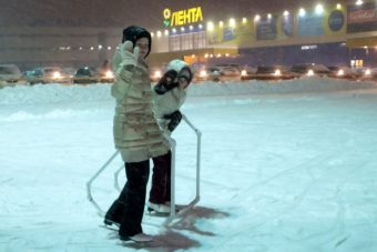 Катки у "ДДМ" и "Ленты": в Твери продолжают открываться красивые площадки для катания на коньках