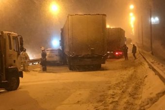 Водители сняли причину многокилометровой пробки на трассе М-10 у Твери
