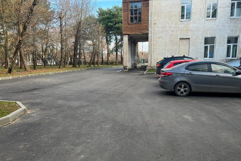 В Тверской области ремонтируют территории больниц и поликлиник
