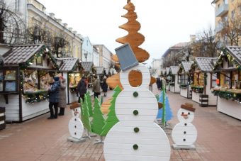 В Твери продолжается подготовка к открытию Рождественской ярмарки