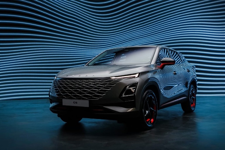 Новый футуристичный фастбек-кроссовер OMODA С5 уже в OMODA Авто Премиум
