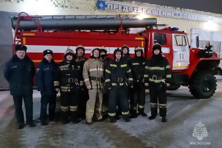 На пожаре в Тверской области огнеборцы спасли двух мужчин