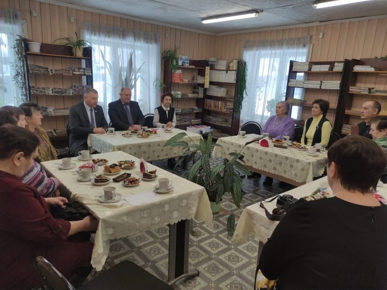 Депутаты Заксобрания Тверской области провели «Парламентский день» в Жарковском округе