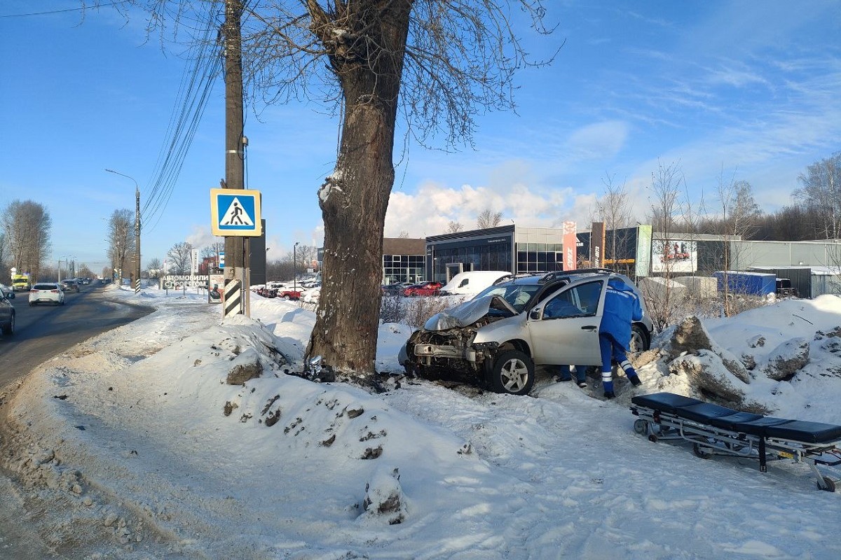 Легковушки столкнулись на Московском шоссе в Твери