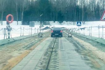 Жители Тверской области жалуются на драконовские цены понтонной переправы между Конаково и Дубной