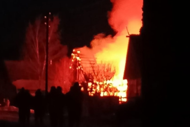 В Тверской области собирают вещи для многодетной семьи погорельцев