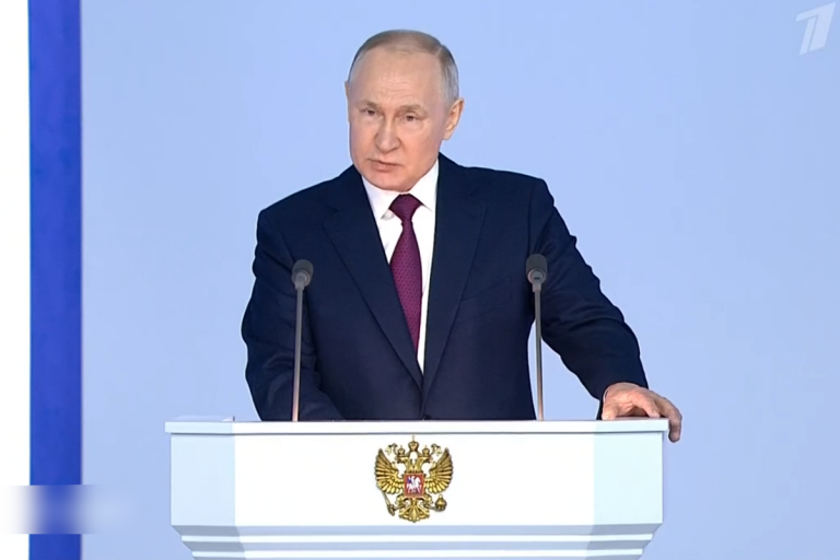 Президент РФ Владимир Путин поздравил жителей Тверской области с Днём защитника Отечества