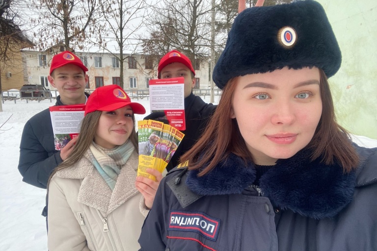 В Нелидово Тверской области сотрудники ГИБДД и школьники объединили усилия