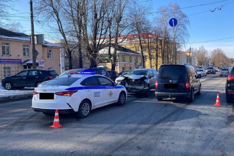 Женщина-водитель пострадала в ДТП в Заволжском районе Твери