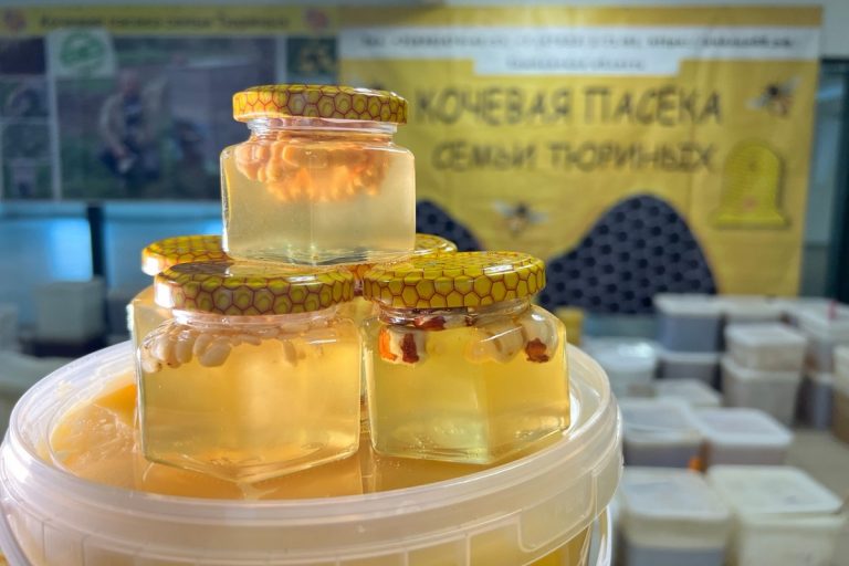 "Масленица идёт, блин да мёд несёт!": пчеловоды Тюрины приглашают на ярмарку мёда