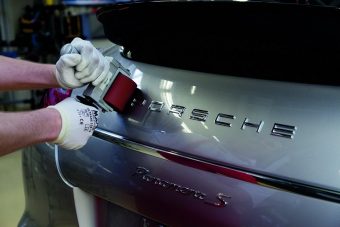 Состоятельные россияне массово избавляются от автомобилей премиум-класса