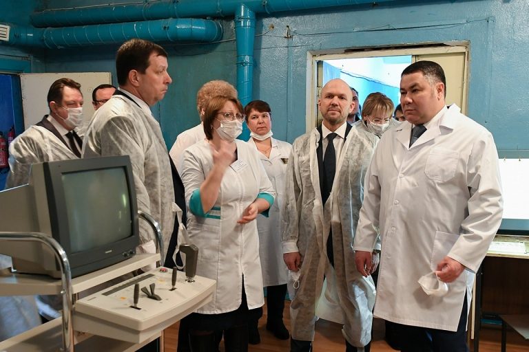 Игорь Руденя передал новый электрокардиограф Сонковской ЦРБ